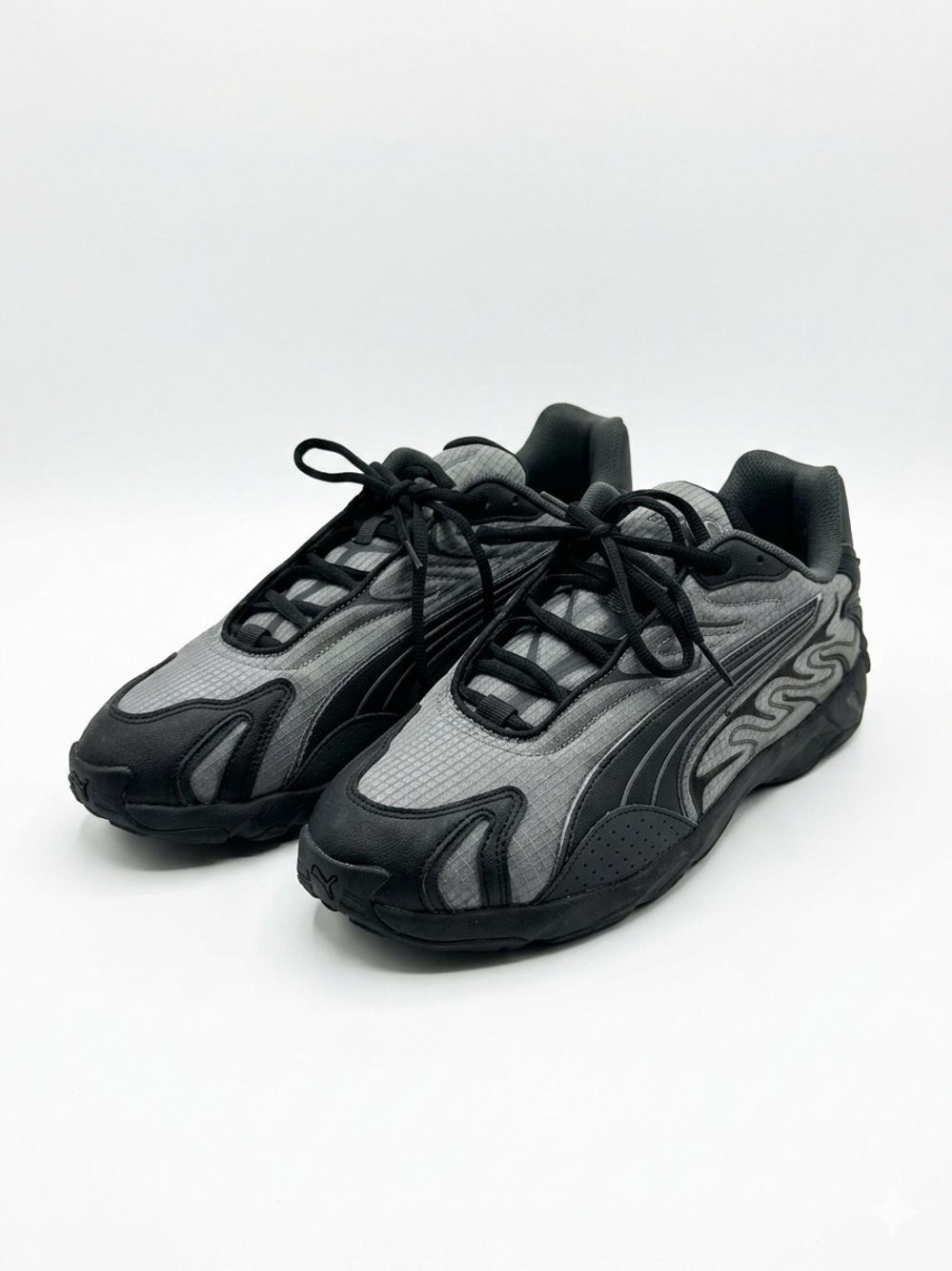 Puma Men's Black and Gray Athletic Sneakers